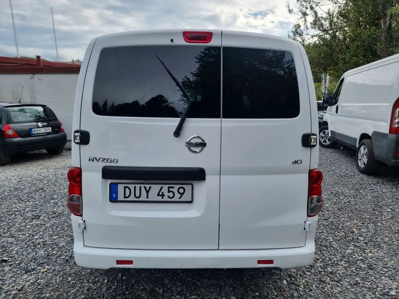 Vehicle image 7