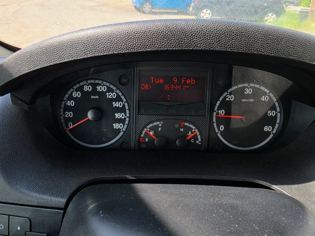 Vehicle image 16