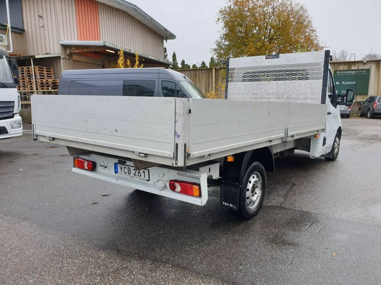 Vehicle image 13