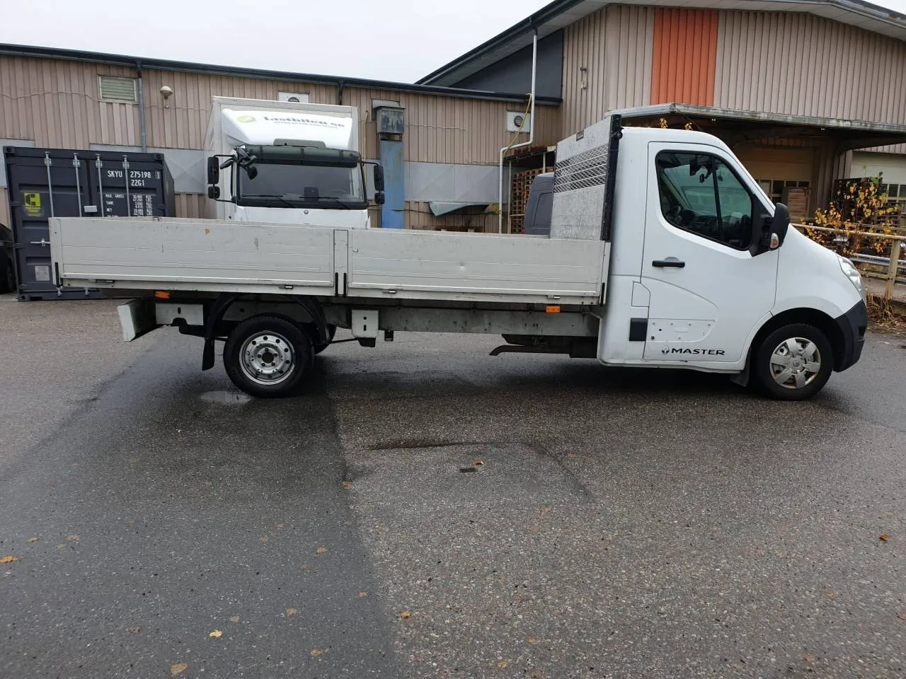 Vehicle image 11
