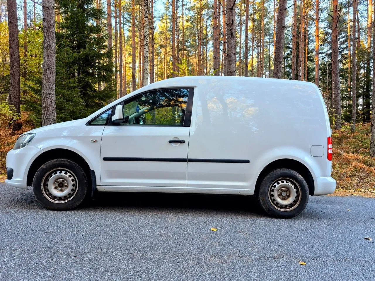 Vehicle image 14