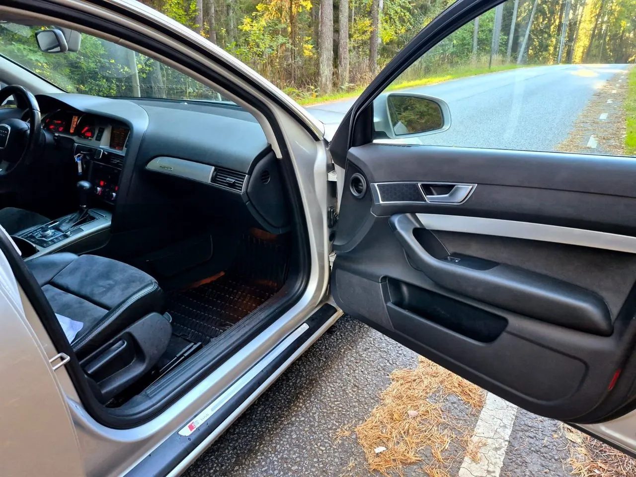 Vehicle image 18