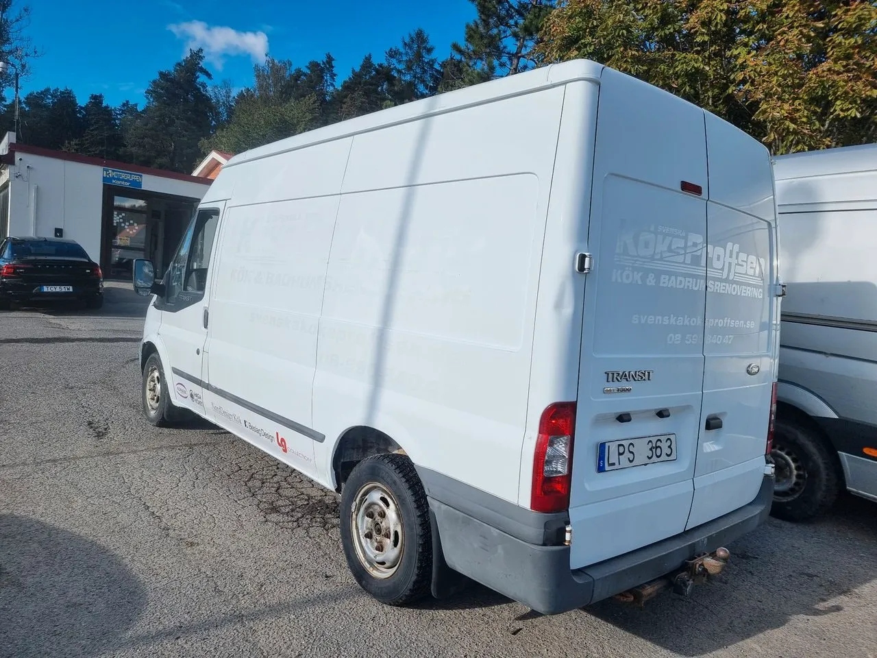 Vehicle image 7