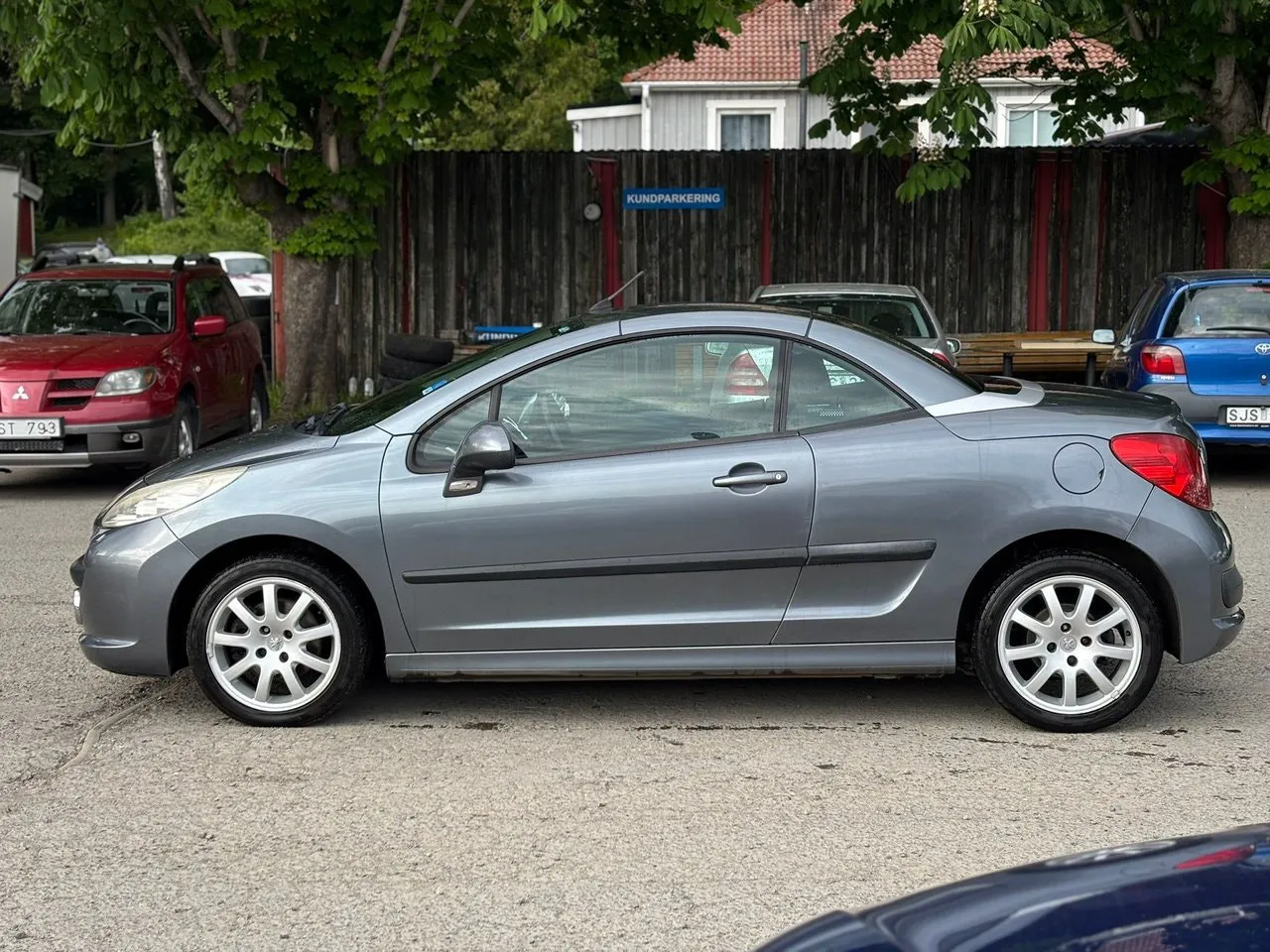 Vehicle image 20