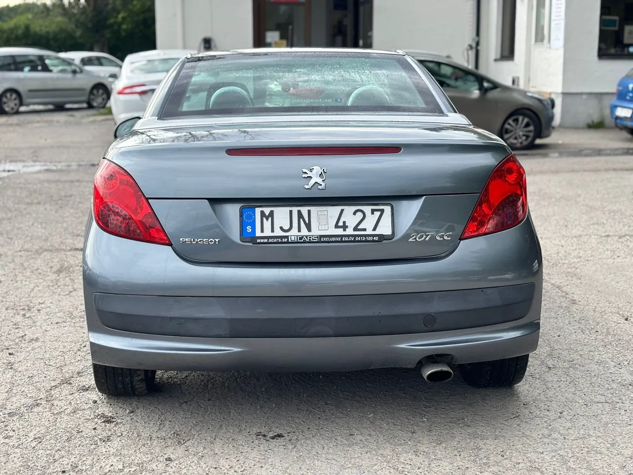 Vehicle image 7