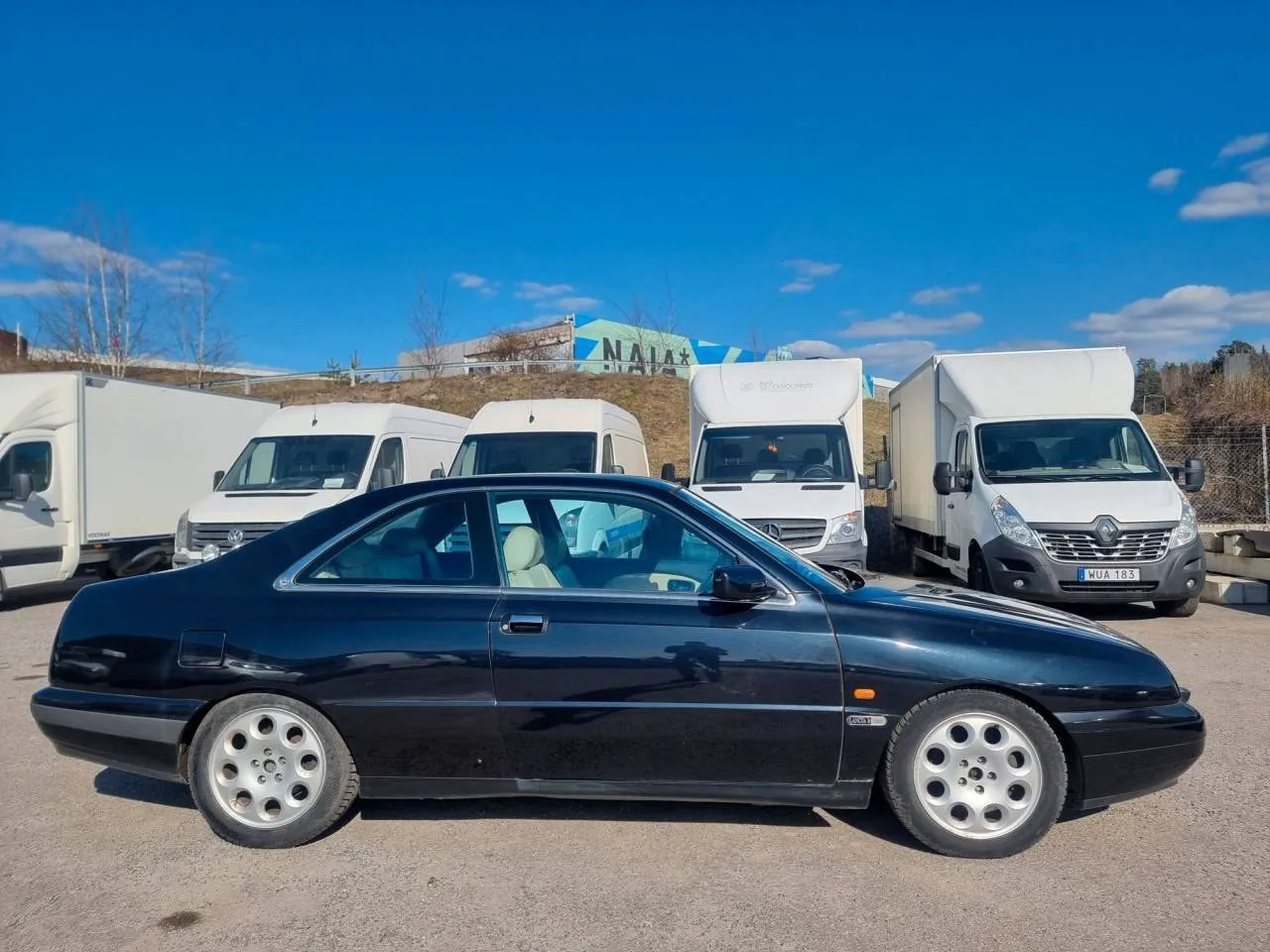 Vehicle image 7