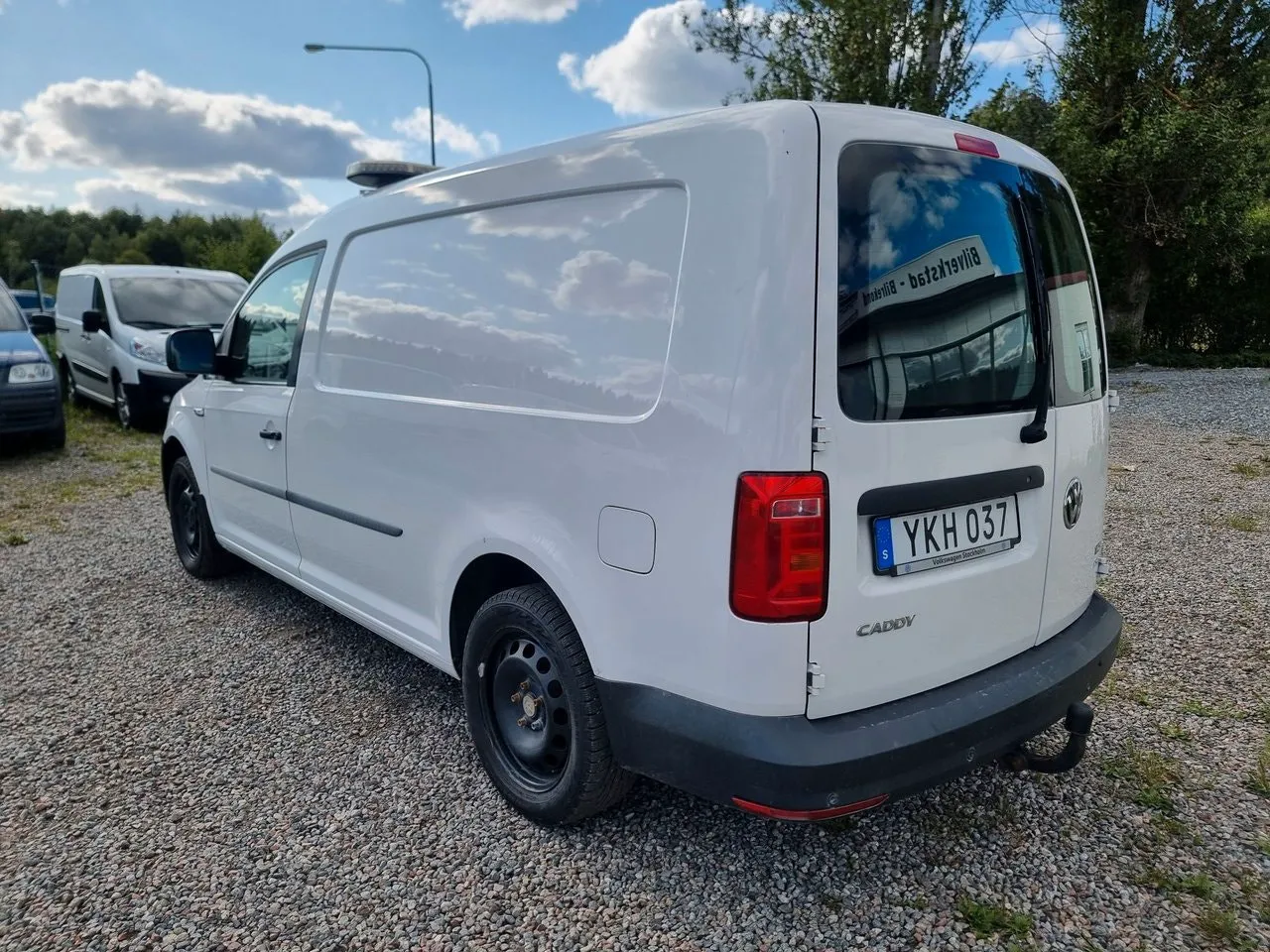 Vehicle image 6