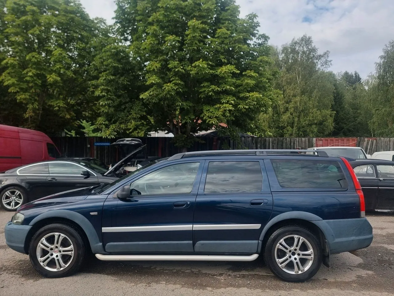 Vehicle image 6