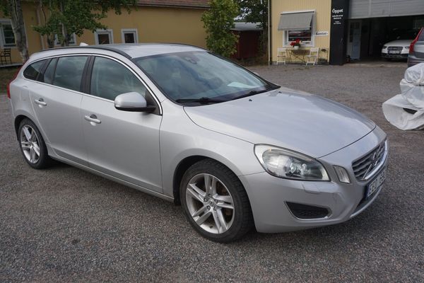 Volvo V60 D3 Momentum Drag - 2013