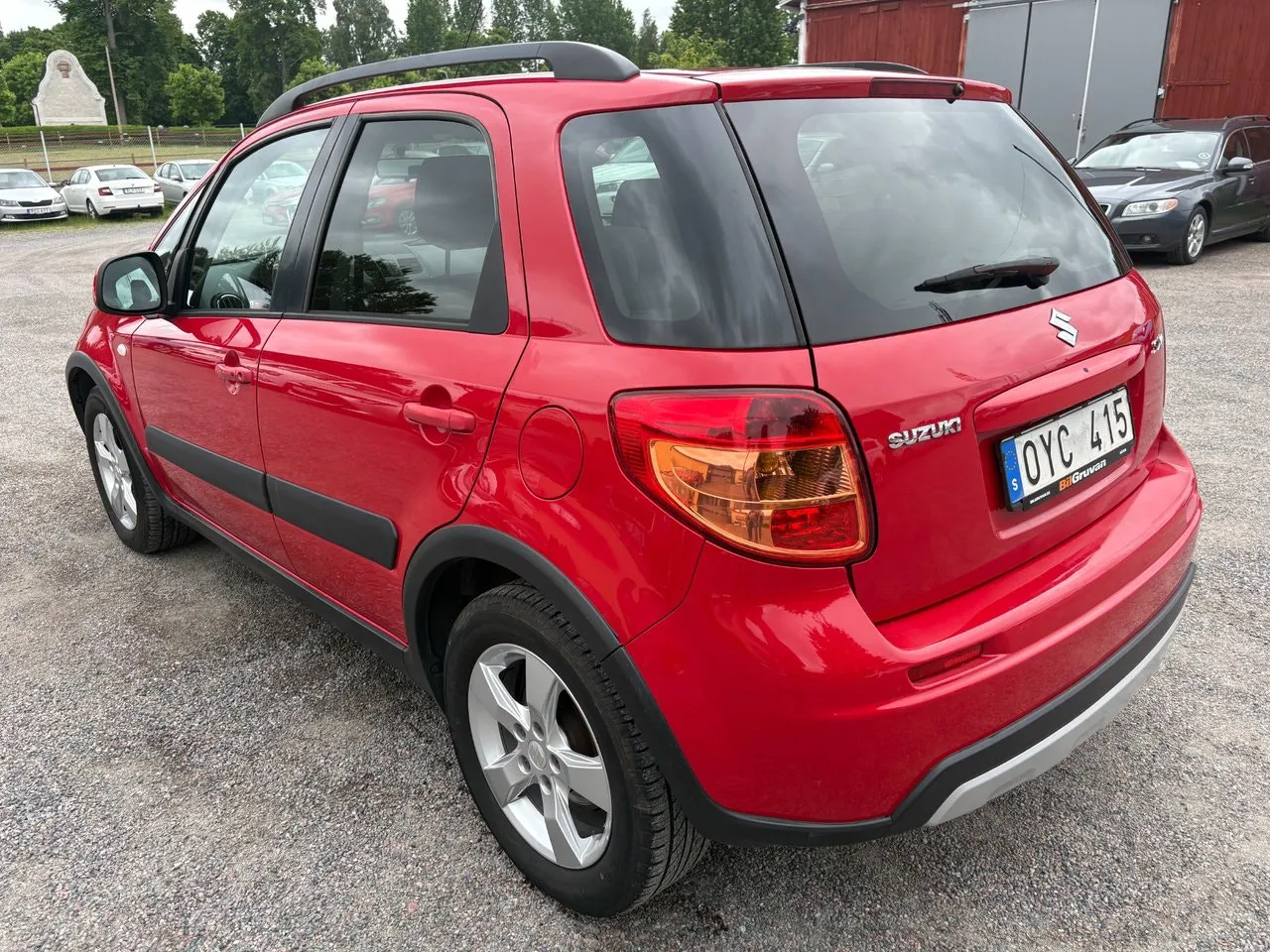 Vehicle image 3