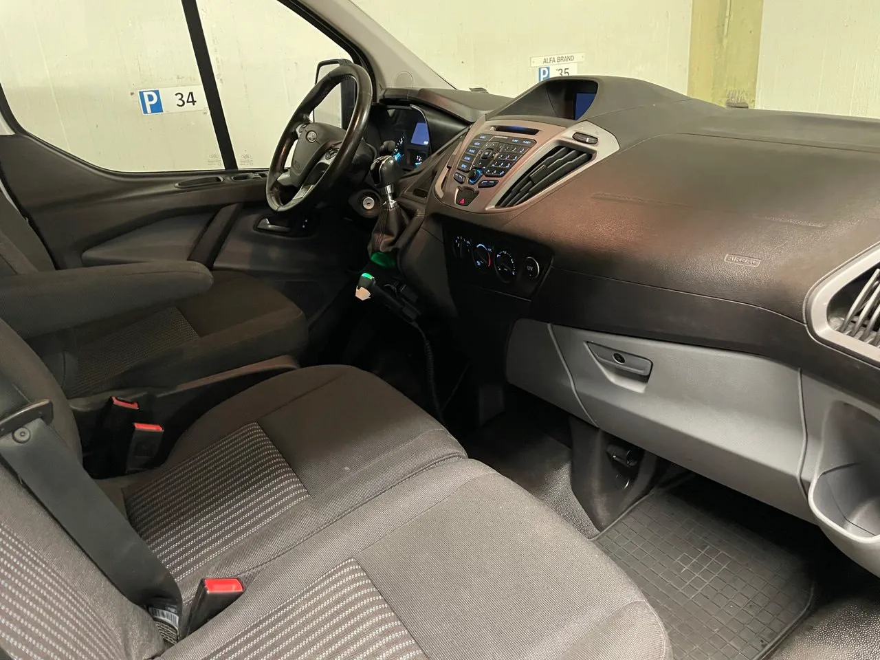 Vehicle image 9