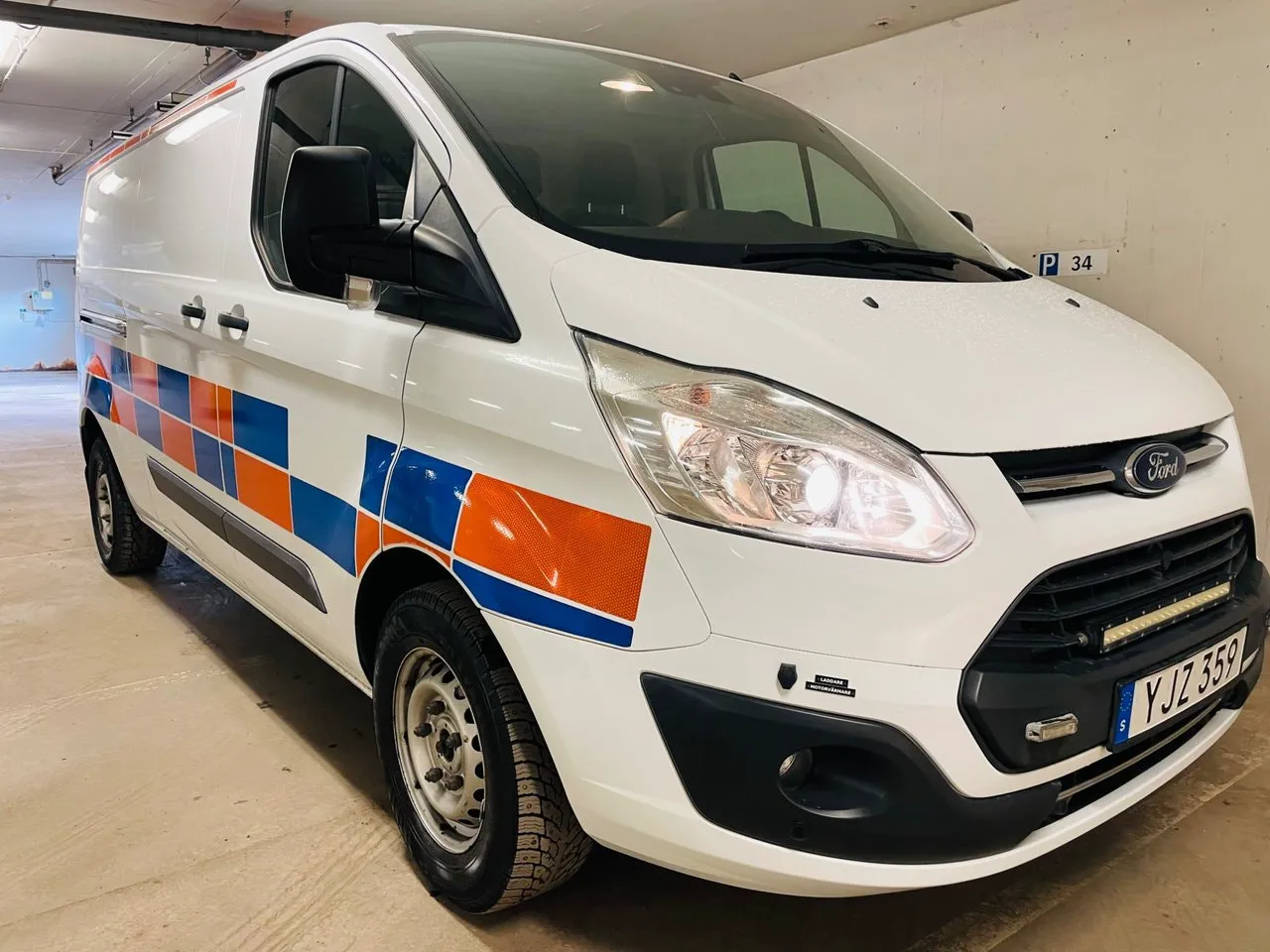 Vehicle image 6