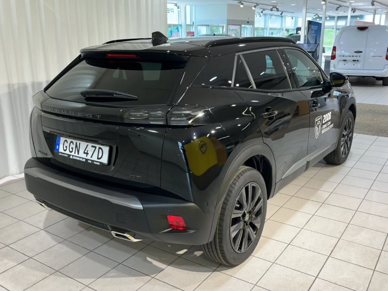 Vehicle image 3