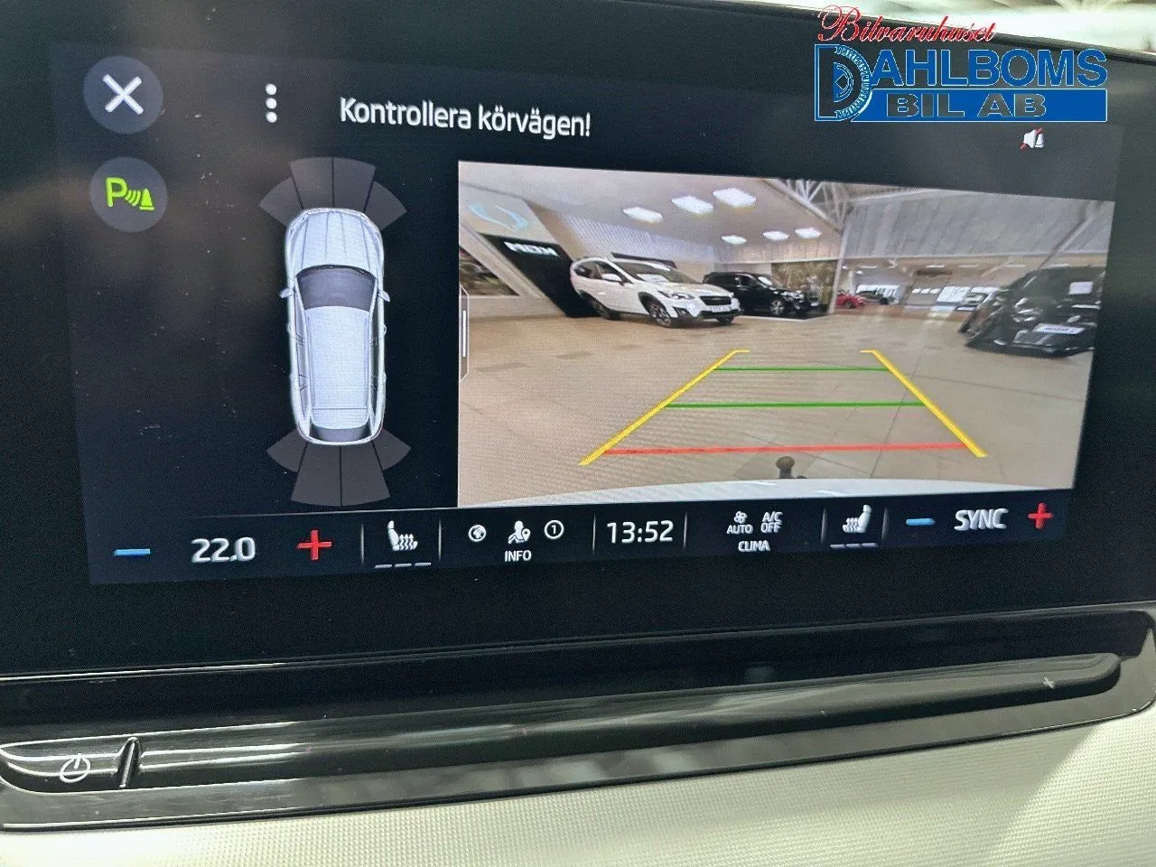 Vehicle image 18