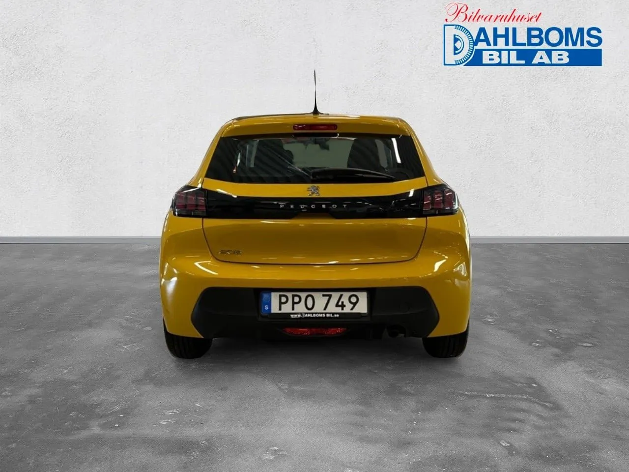 Vehicle image 3