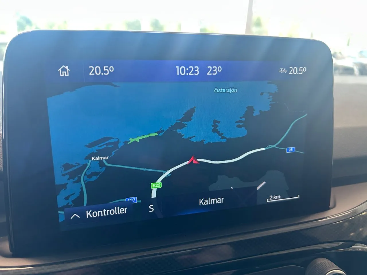 Vehicle image 14