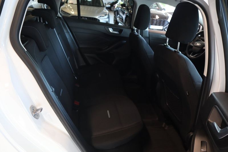 Ford Focus bild 8