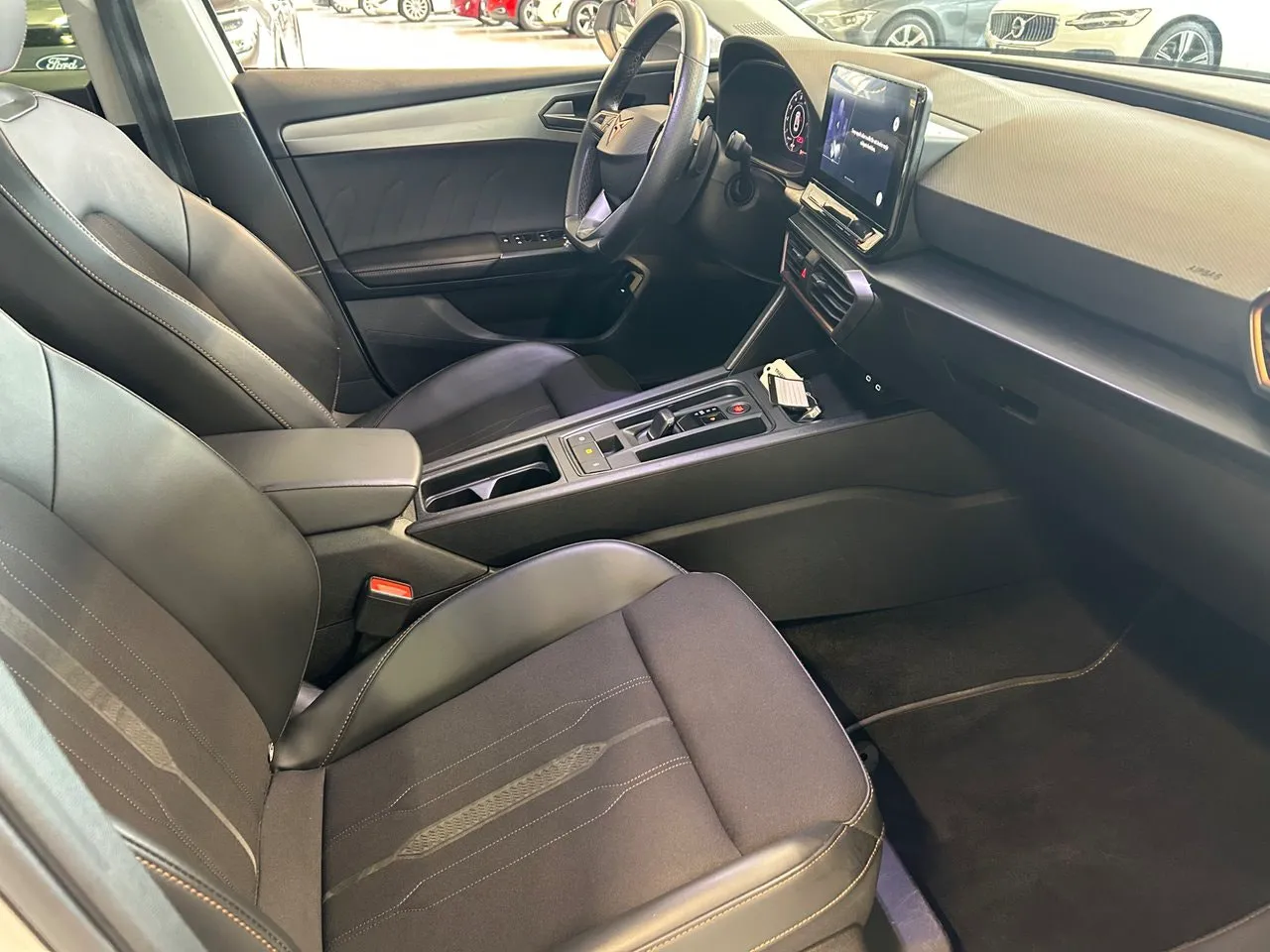 Vehicle image 14