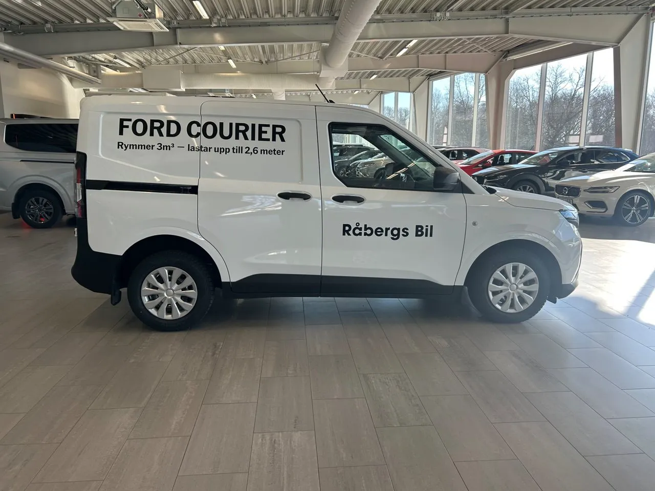 Vehicle image 5