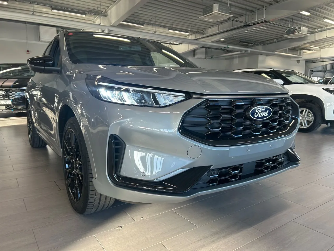 Vehicle image 12