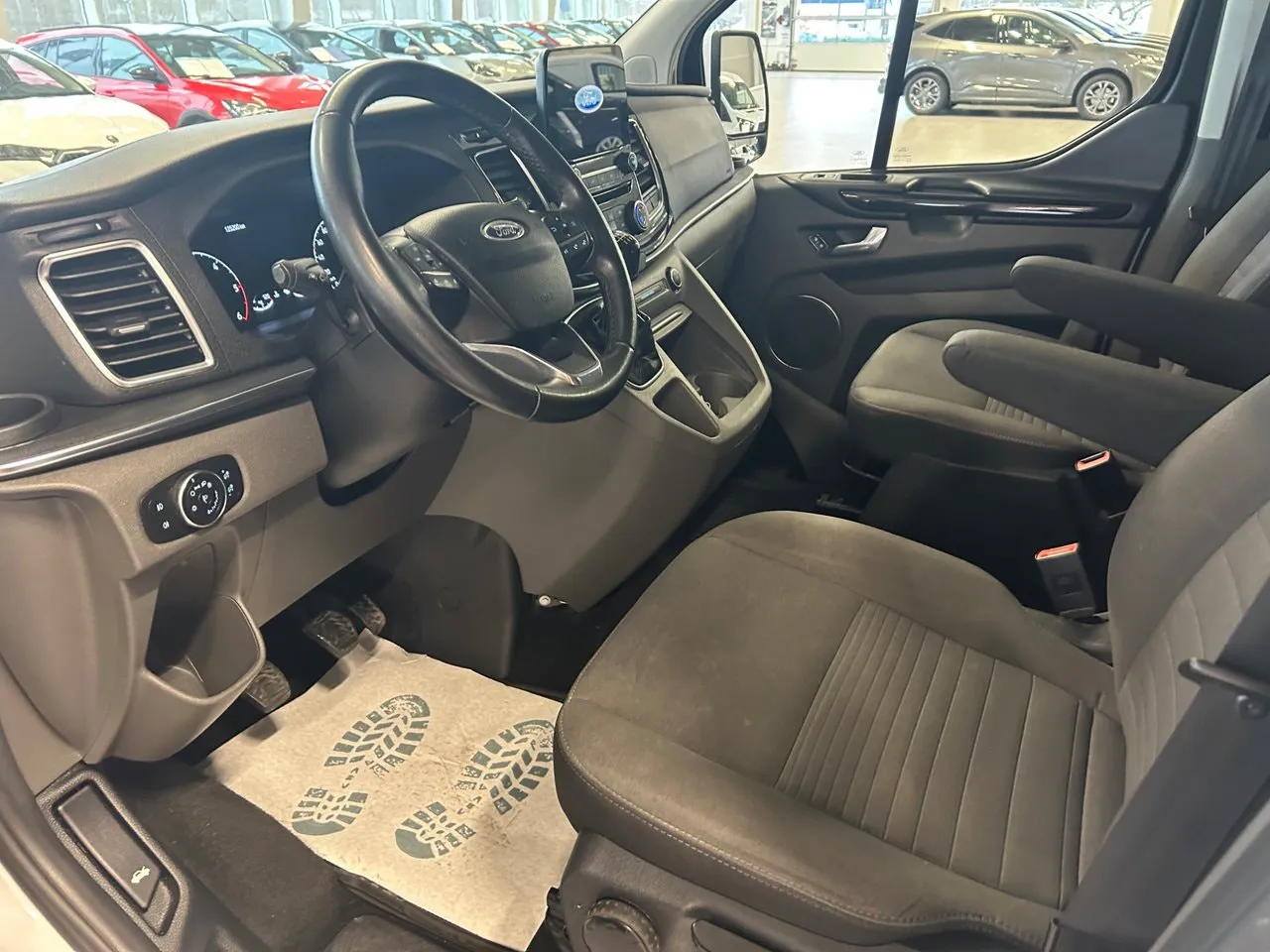 Vehicle image 13