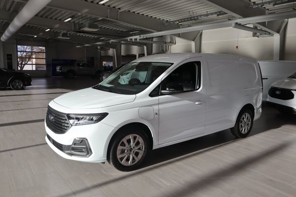 Ford Transit Connect Limited L2 1.5 Plug-in Hybrid *Demo* - 2026