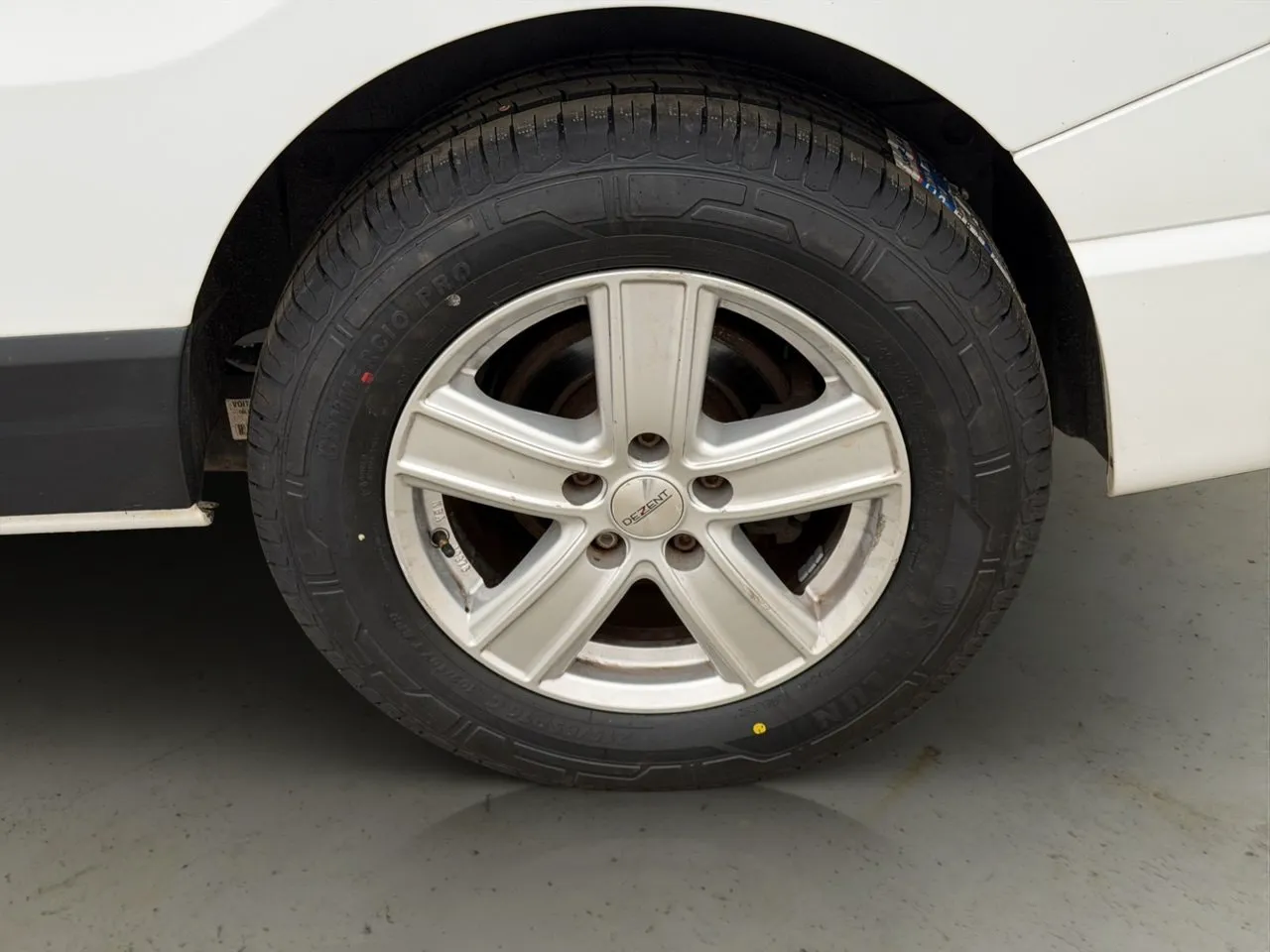 Vehicle image 25