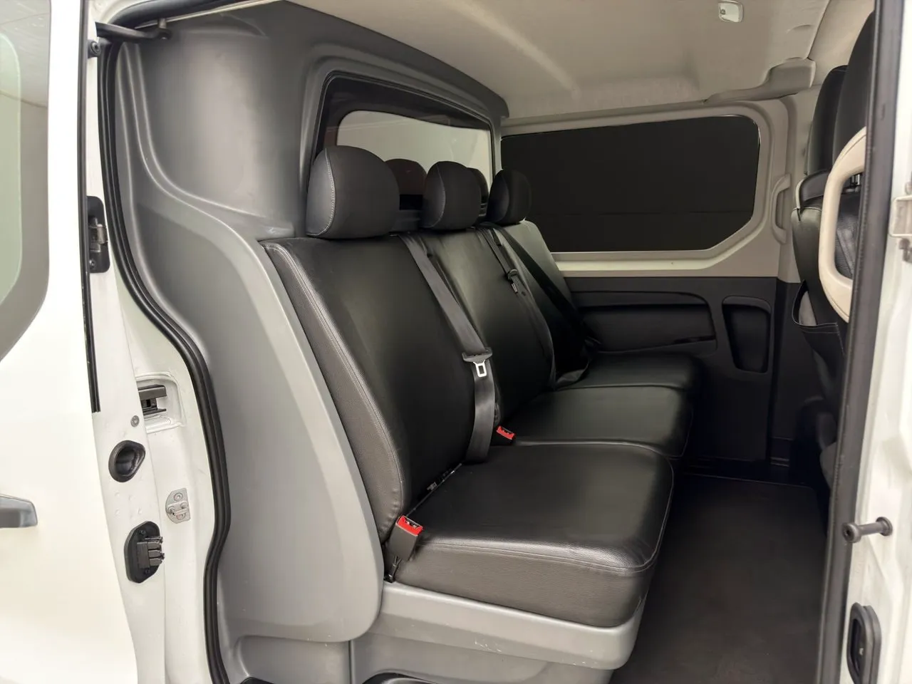 Vehicle image 21