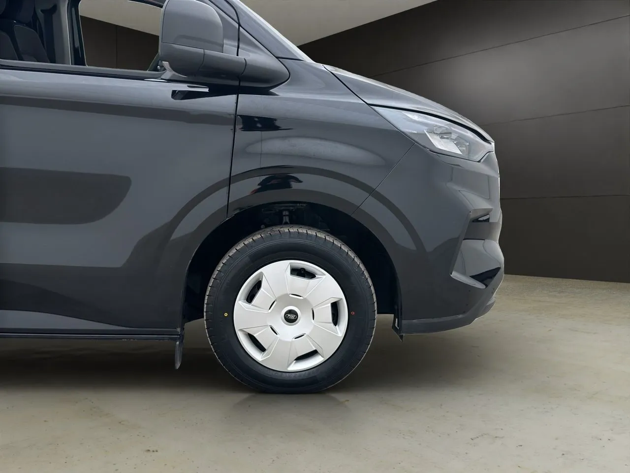 Vehicle image 29