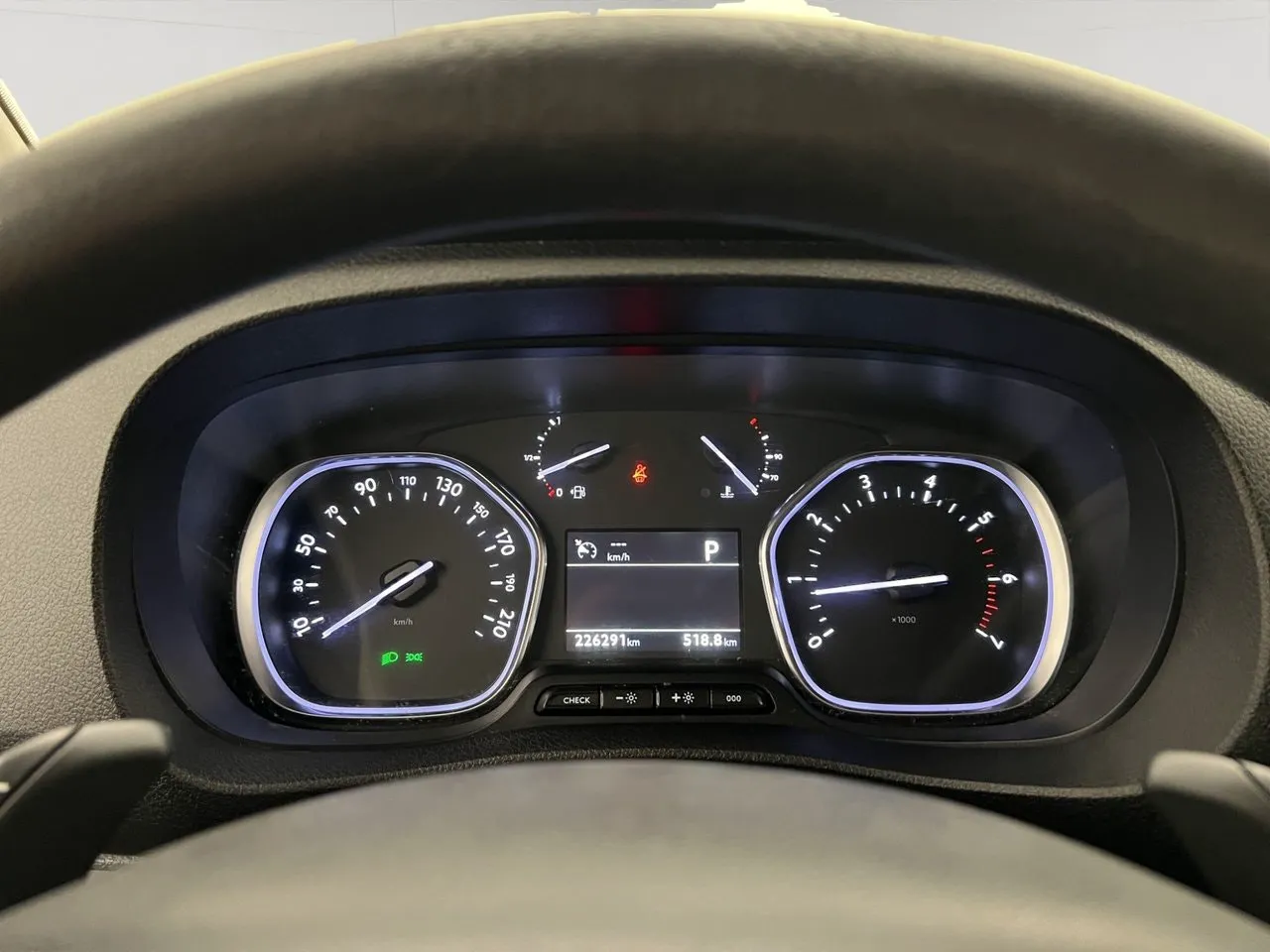 Vehicle image 16