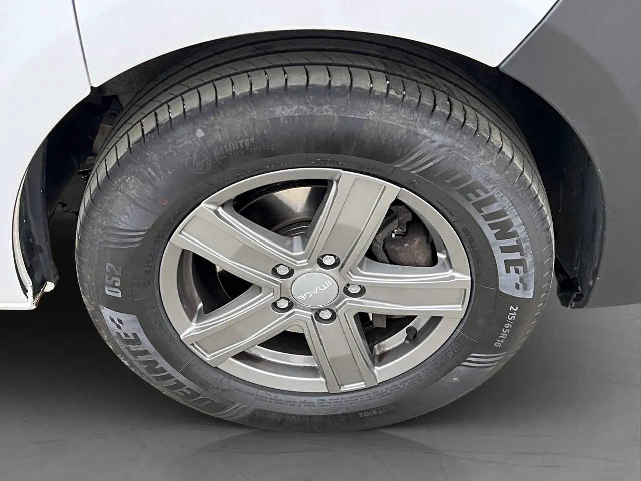 Vehicle image 22