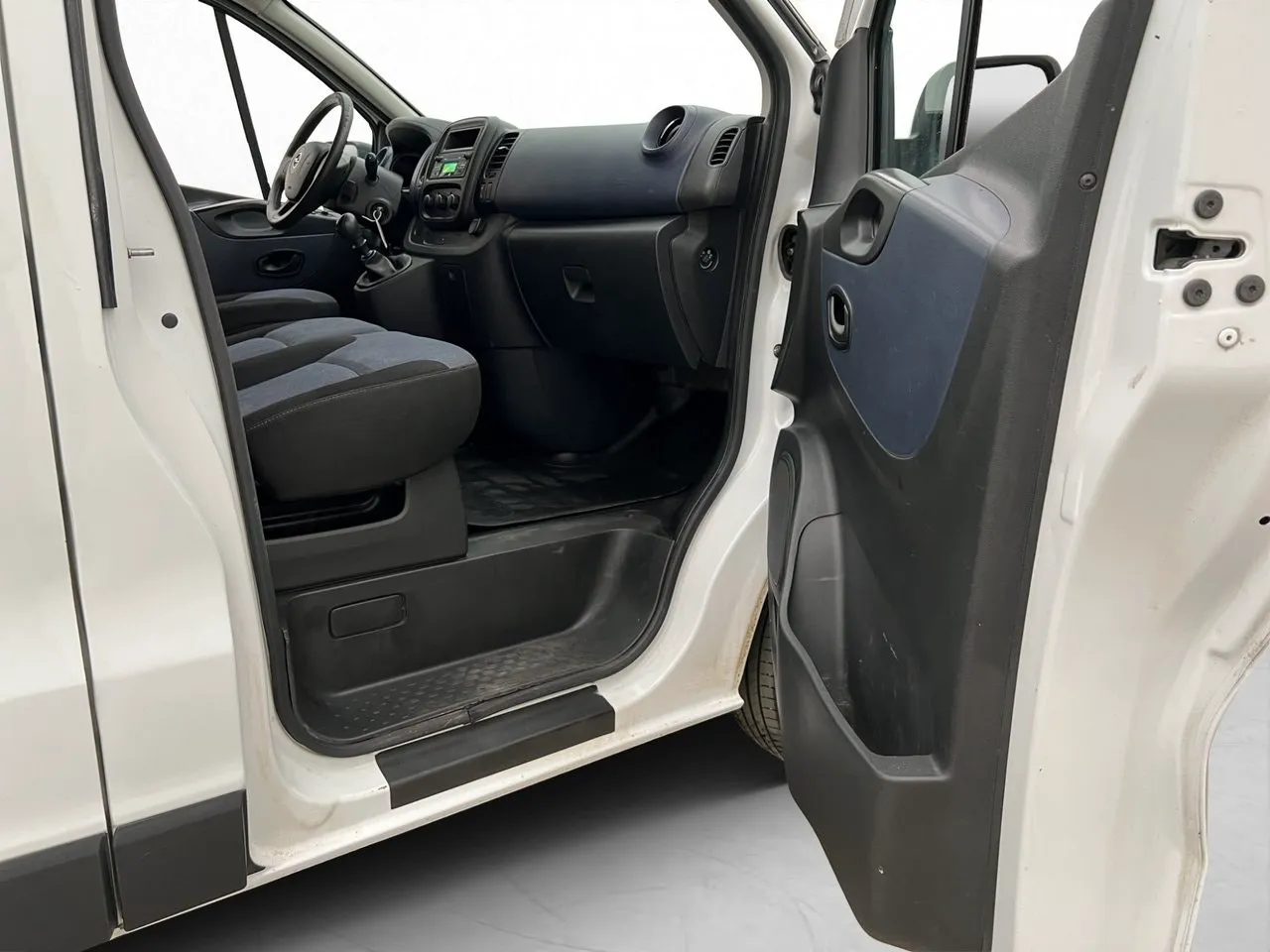 Vehicle image 21