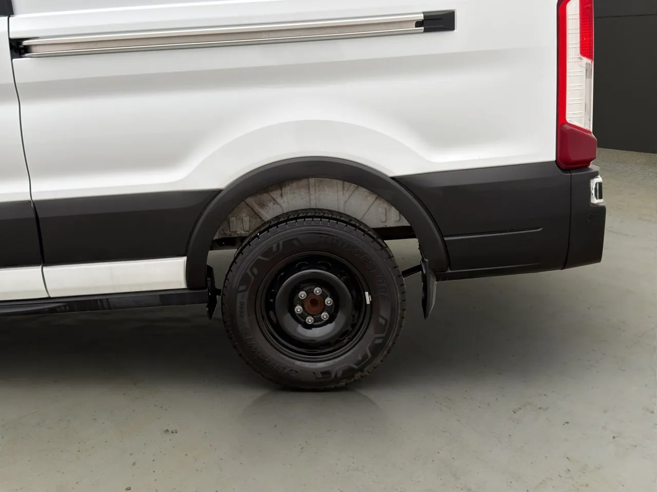 Vehicle image 31
