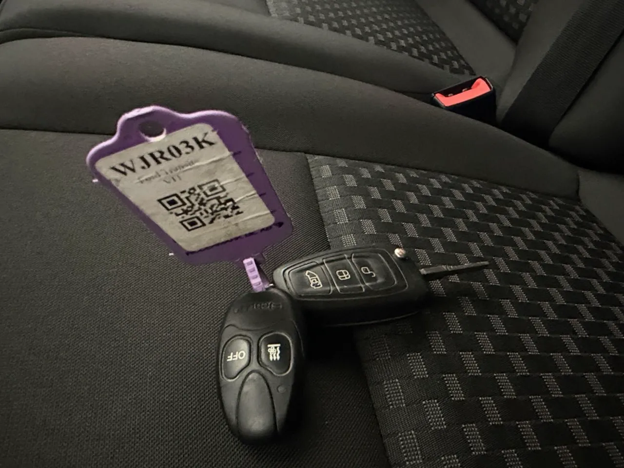 Vehicle image 26