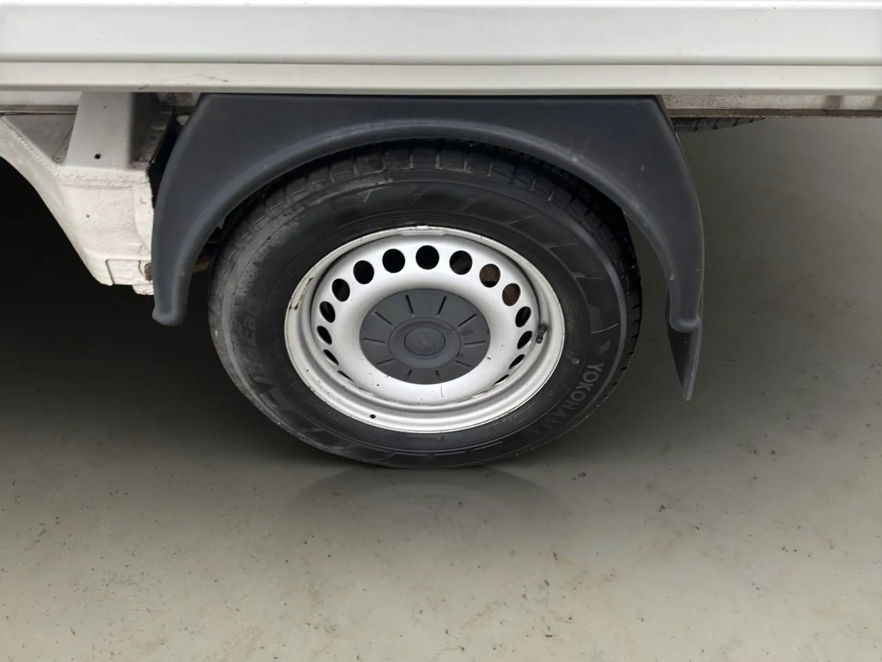 Vehicle image 33