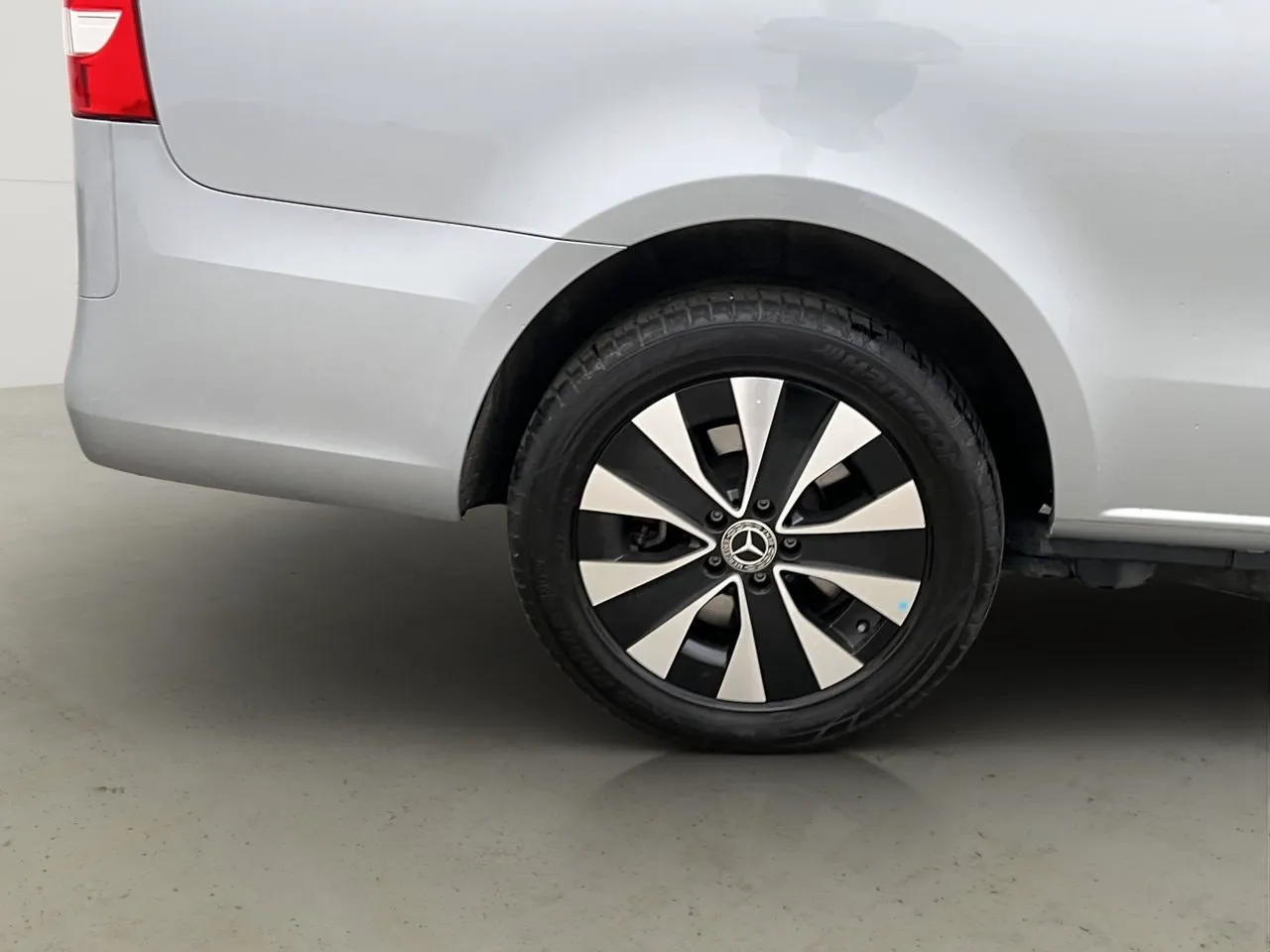 Vehicle image 31