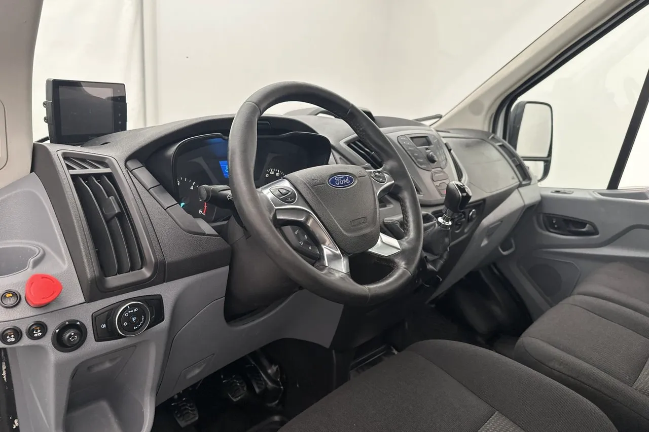 Vehicle image 14