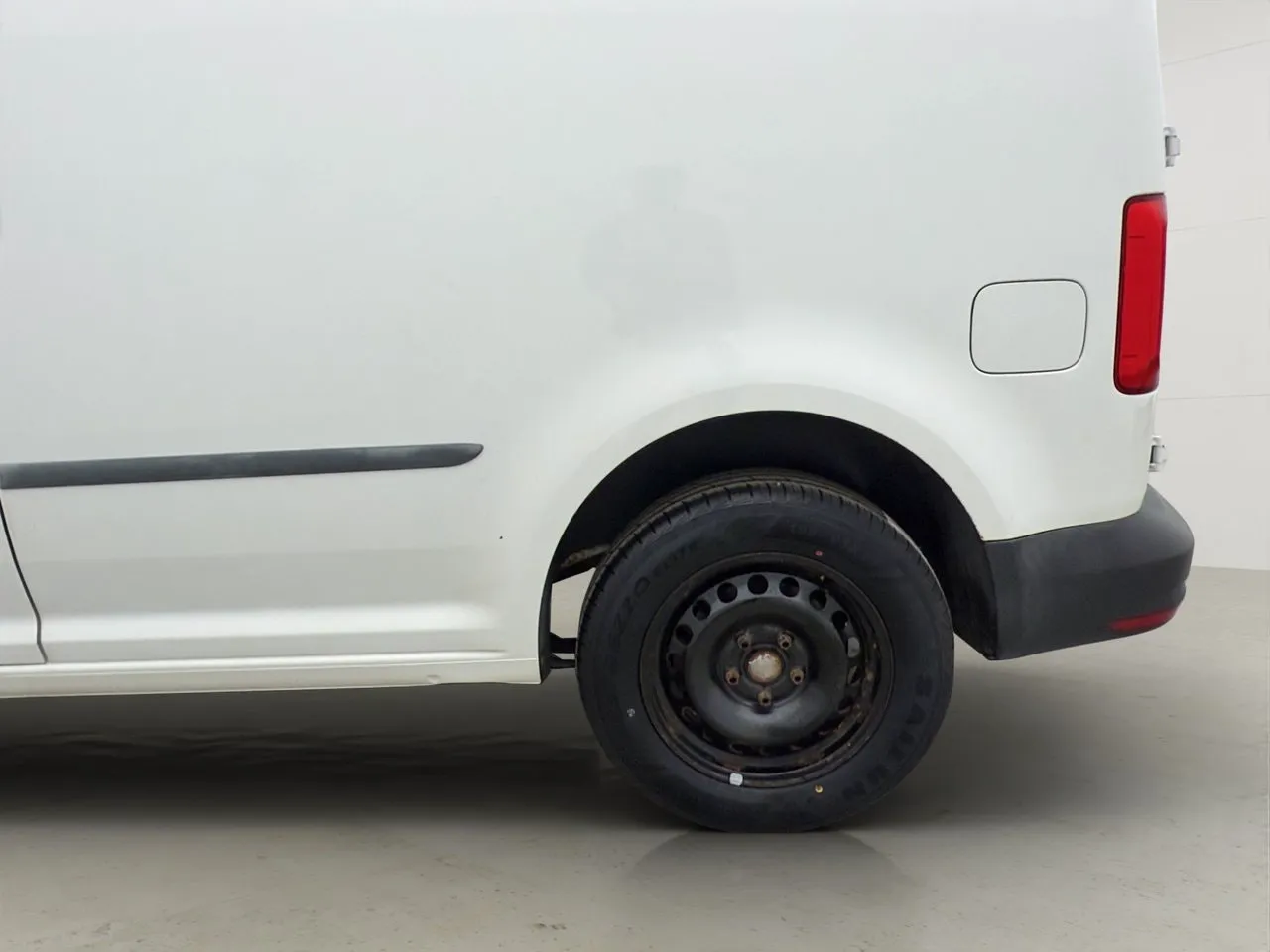 Vehicle image 25