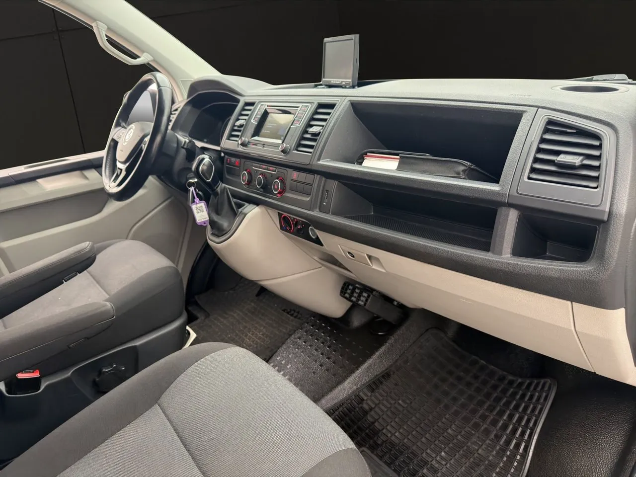 Vehicle image 25
