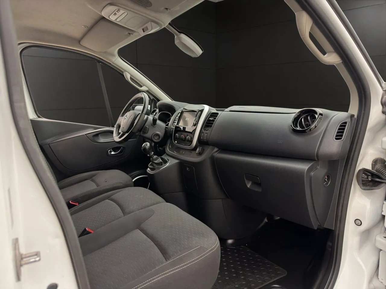 Vehicle image 21
