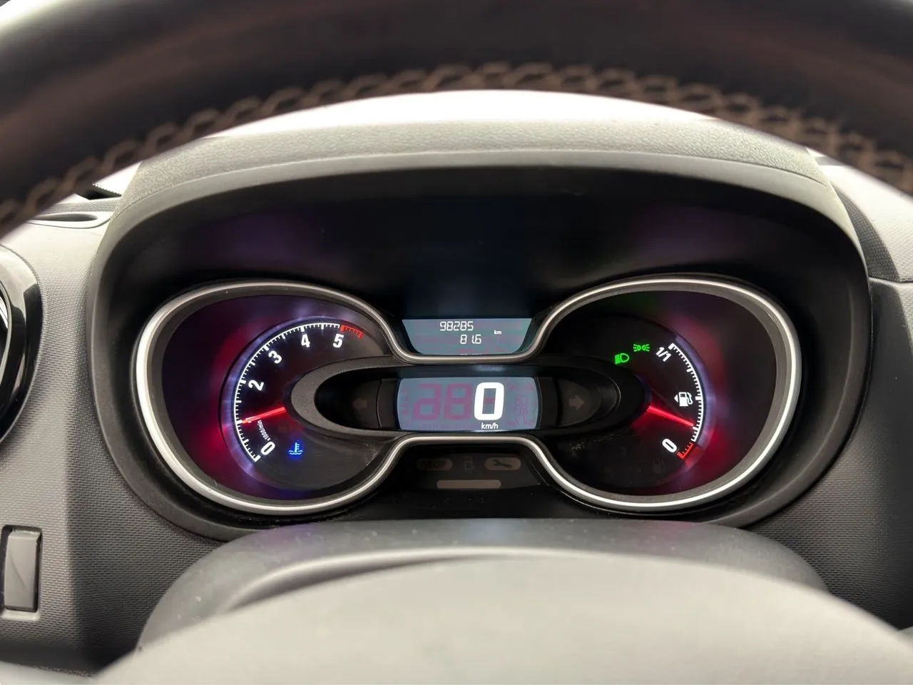 Vehicle image 16