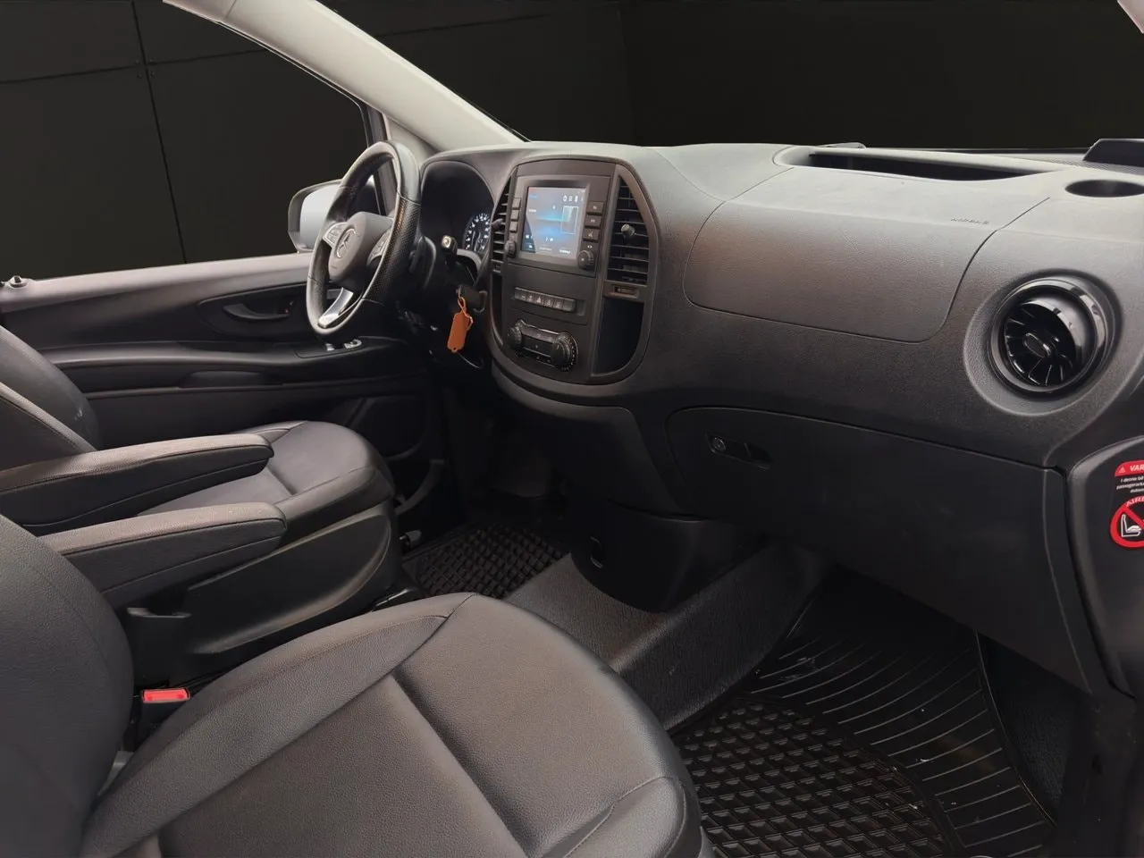 Vehicle image 26