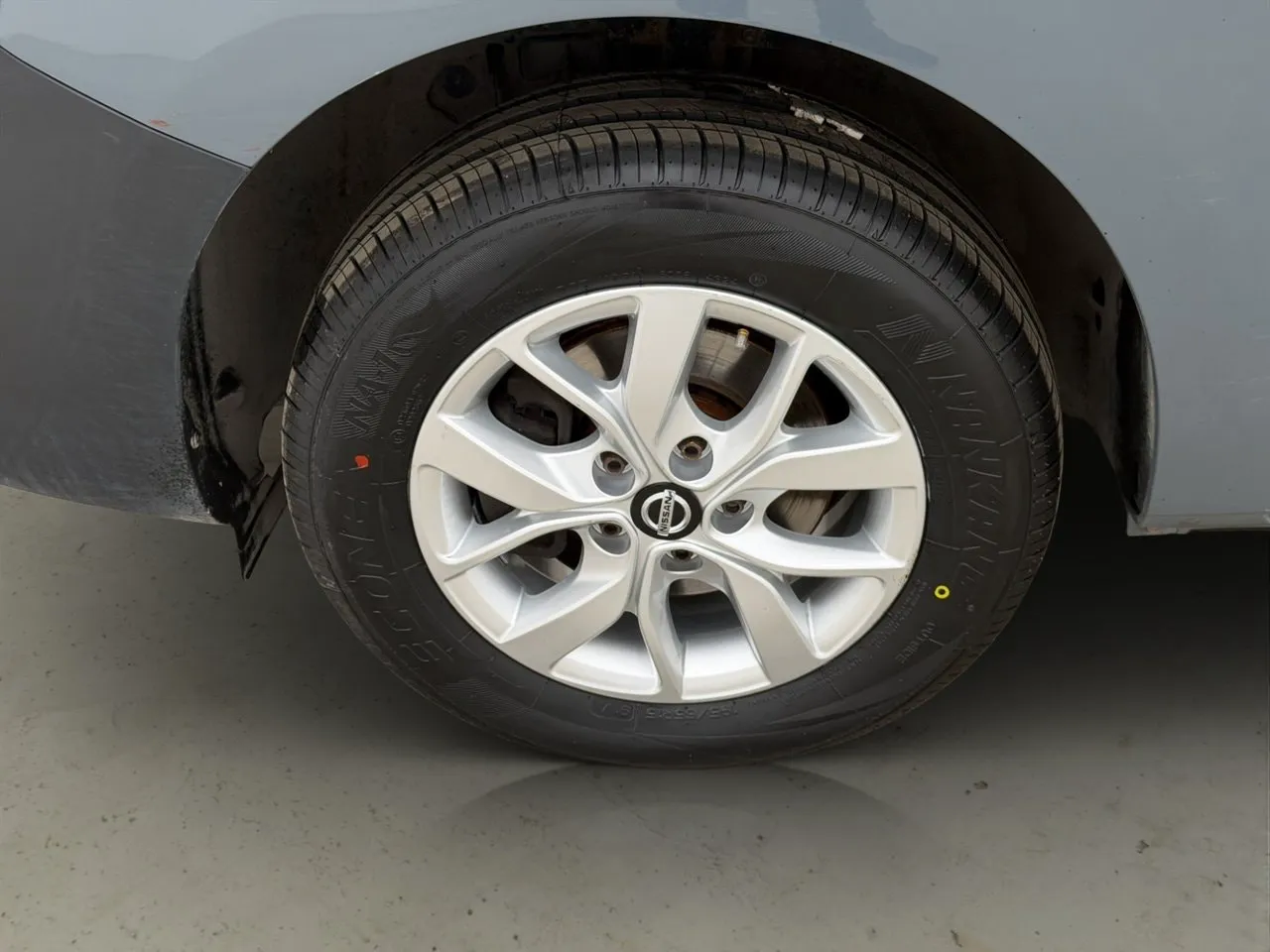 Vehicle image 25