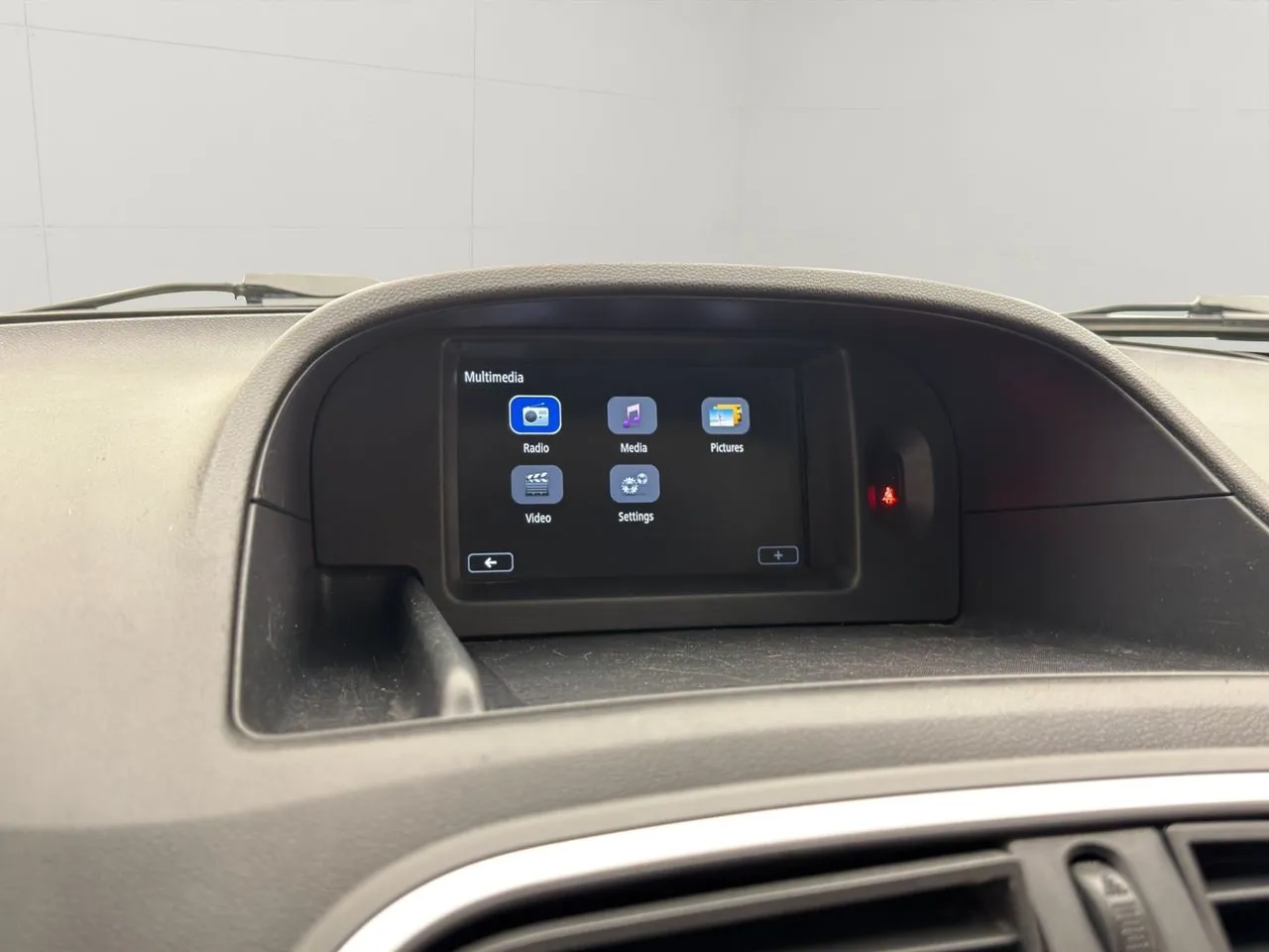Vehicle image 21