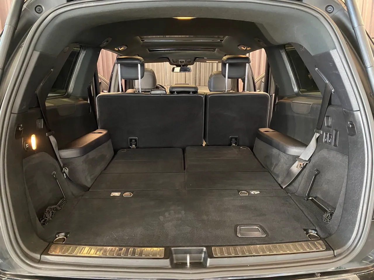 Vehicle image 33