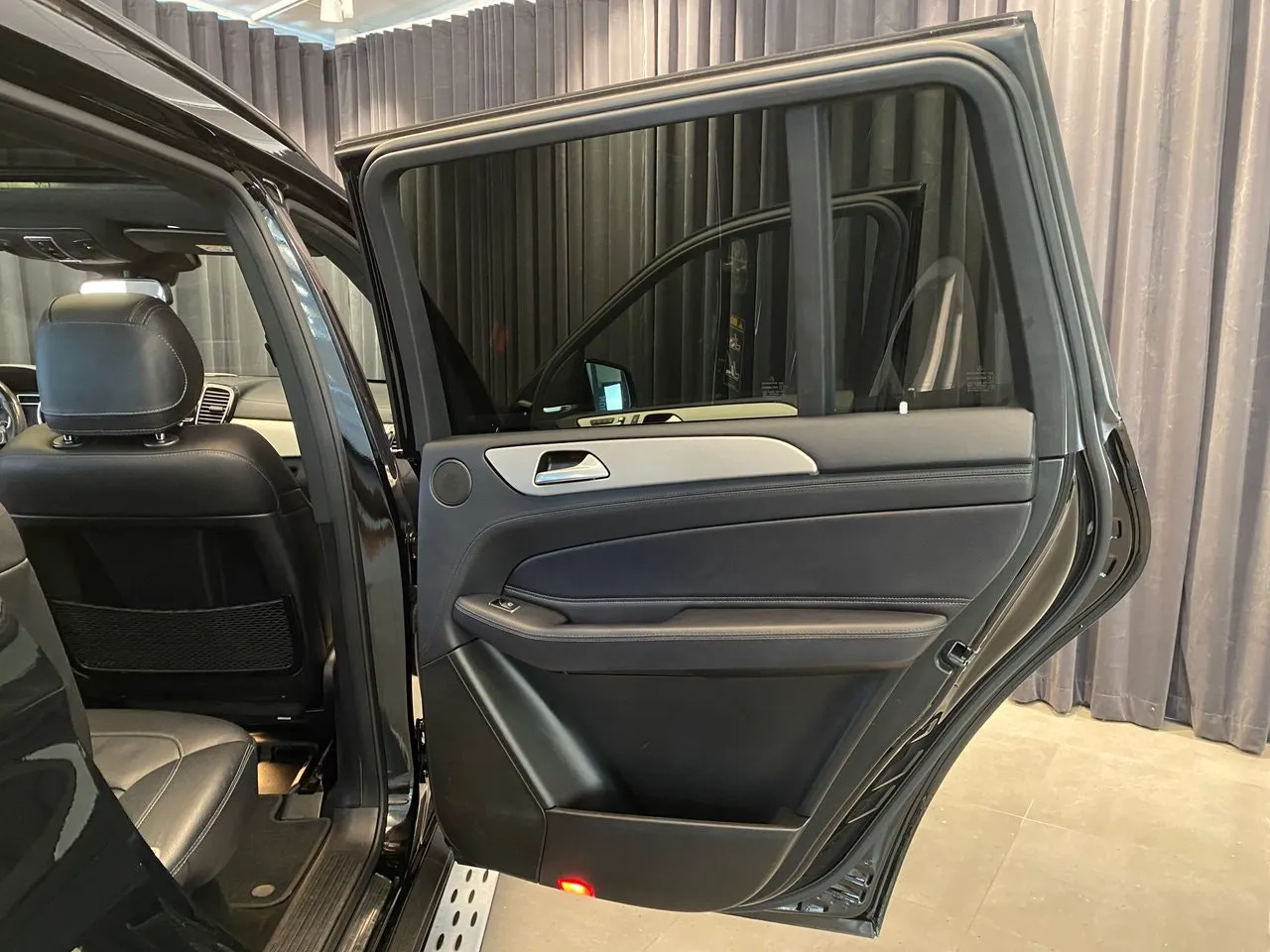 Vehicle image 35