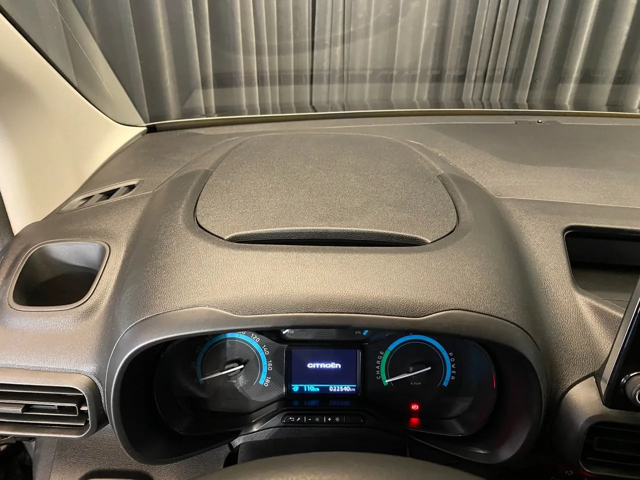Vehicle image 36