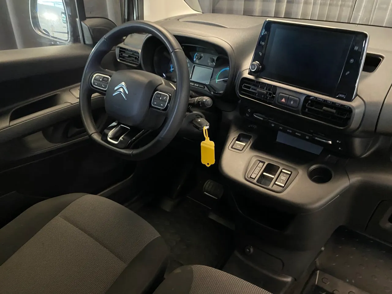 Vehicle image 31