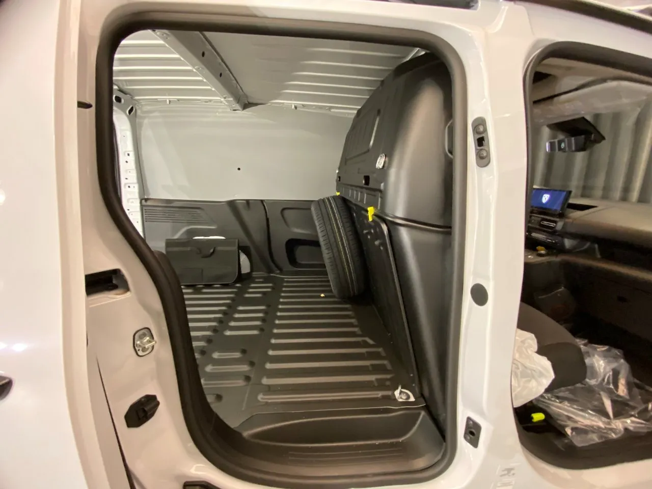 Vehicle image 31