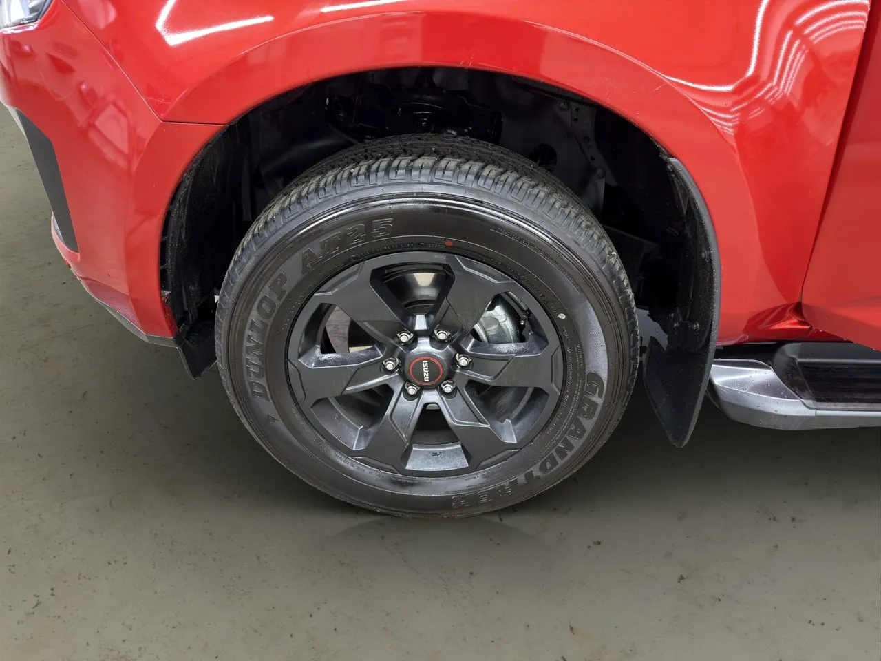 Vehicle image 33